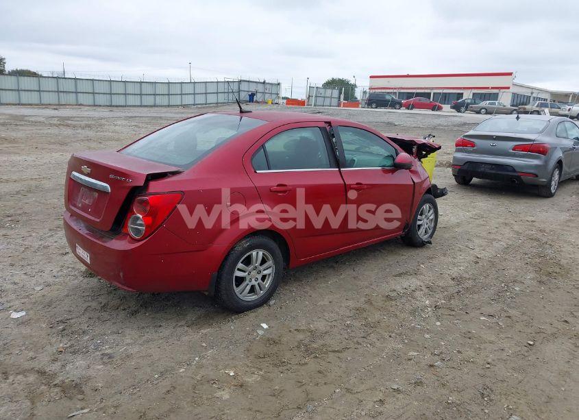 Photo 4 of 2013 Chevrolet Sonic LT AUTO (VIN 1G1JC5SH5D4253365)