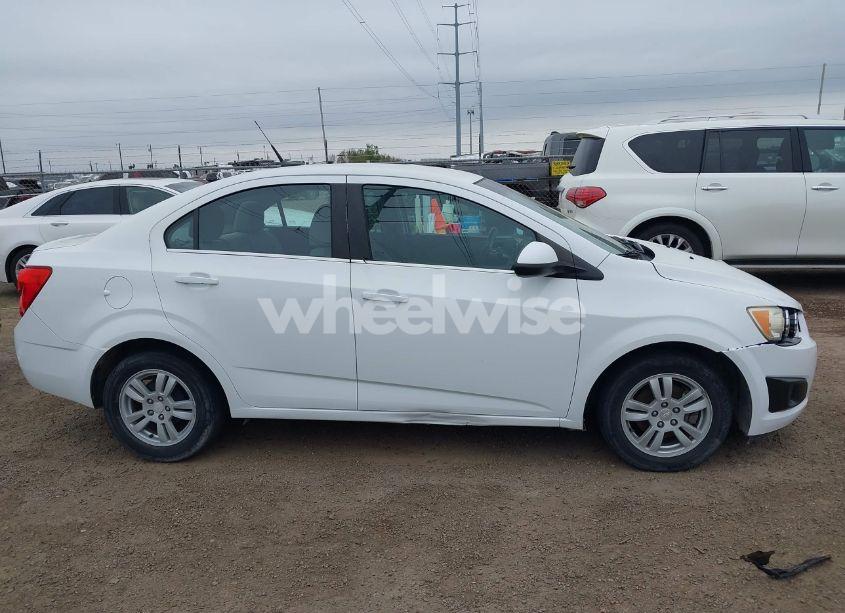 Photo 13 of 2014 Chevrolet Sonic LT AUTO (VIN 1G1JC5SH5E4101703)