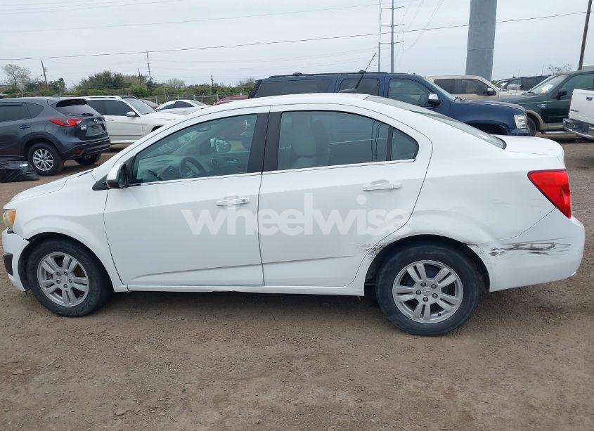 Photo 14 of 2014 Chevrolet Sonic LT AUTO (VIN 1G1JC5SH5E4101703)