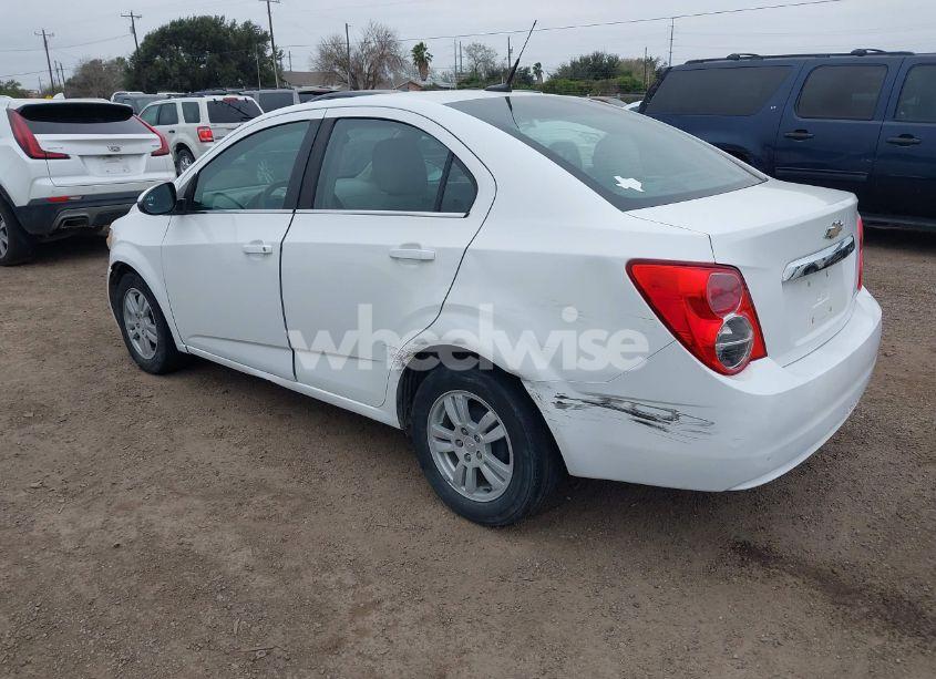 Photo 3 of 2014 Chevrolet Sonic LT AUTO (VIN 1G1JC5SH5E4101703)