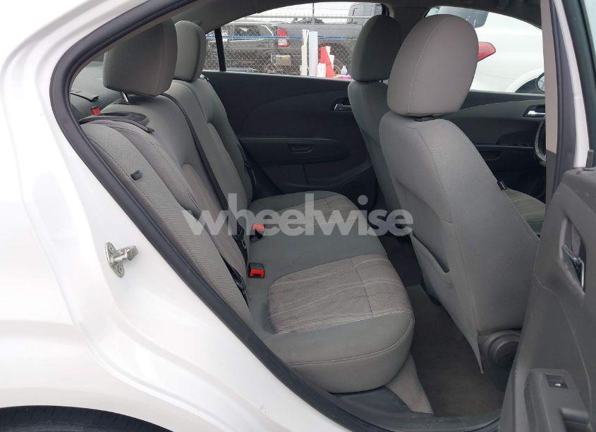 Photo 8 of 2014 Chevrolet Sonic LT AUTO (VIN 1G1JC5SH5E4101703)