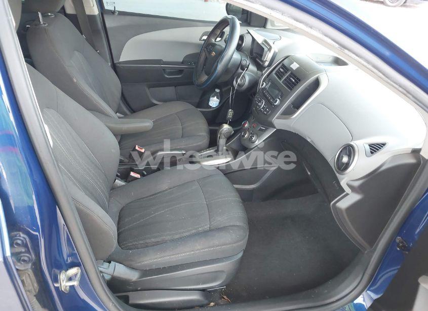 Photo 5 of 2014 Chevrolet Sonic LT AUTO (VIN 1G1JC5SH5E4158757)