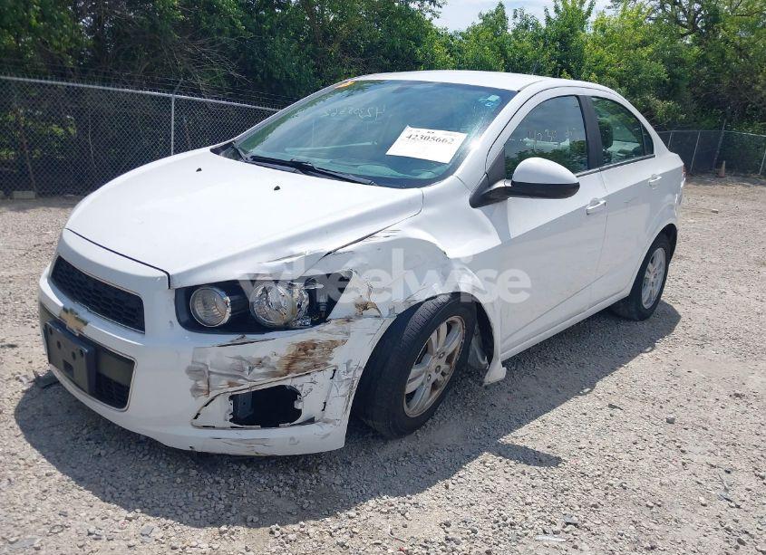 Photo 2 of 2014 Chevrolet Sonic LT AUTO (VIN 1G1JC5SH5E4187031)