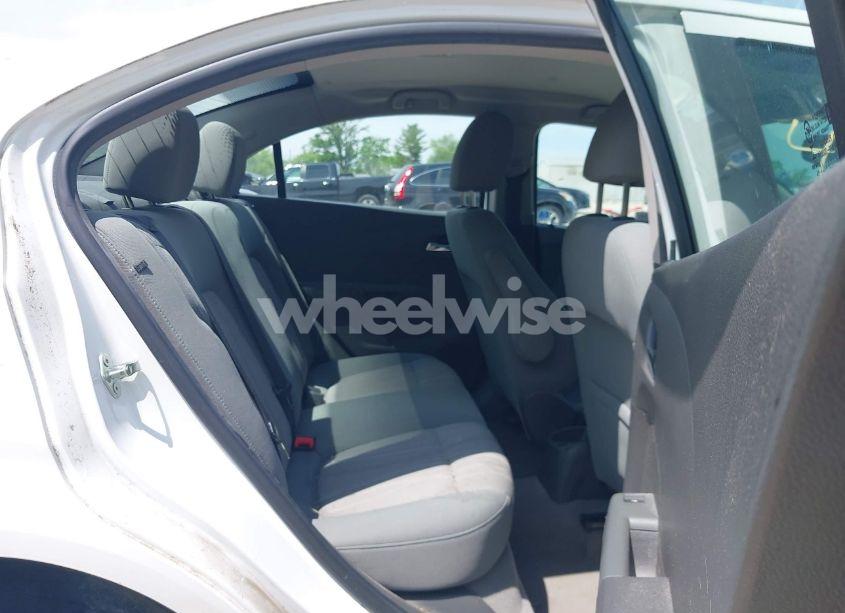 Photo 8 of 2014 Chevrolet Sonic LT AUTO (VIN 1G1JC5SH5E4187031)