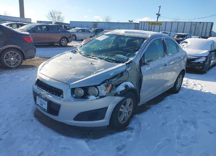 Photo 2 of 2014 Chevrolet Sonic LT AUTO (VIN 1G1JC5SH5E4236065)