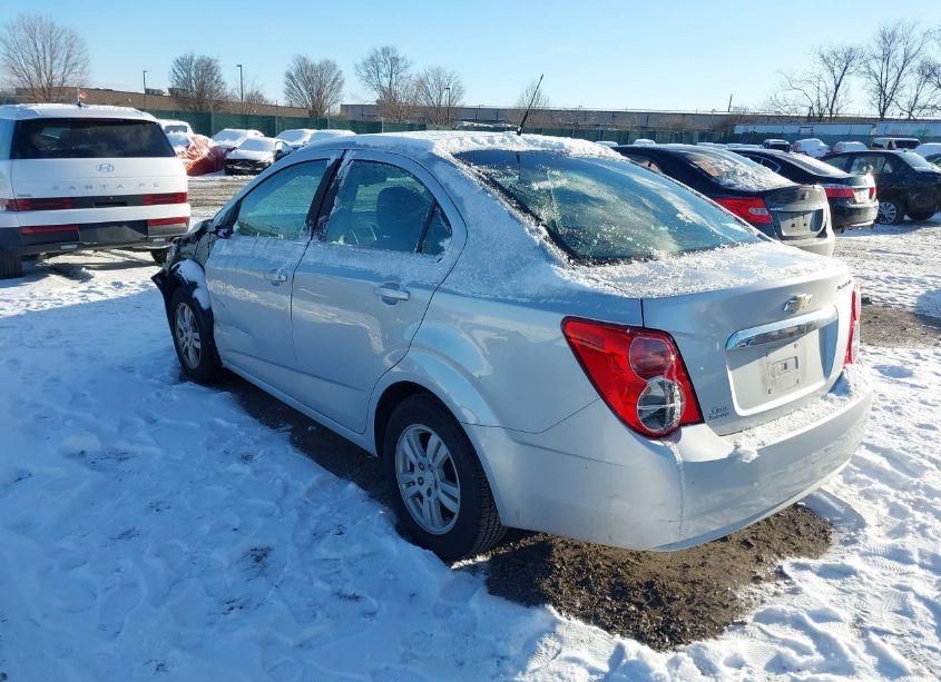 Photo 3 of 2014 Chevrolet Sonic LT AUTO (VIN 1G1JC5SH5E4236065)