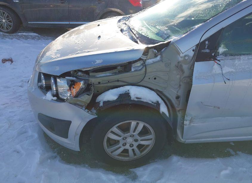 Photo 6 of 2014 Chevrolet Sonic LT AUTO (VIN 1G1JC5SH5E4236065)