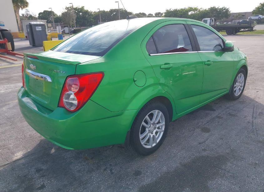 Photo 4 of 2015 Chevrolet Sonic LT AUTO (VIN 1G1JC5SH5F4111035)