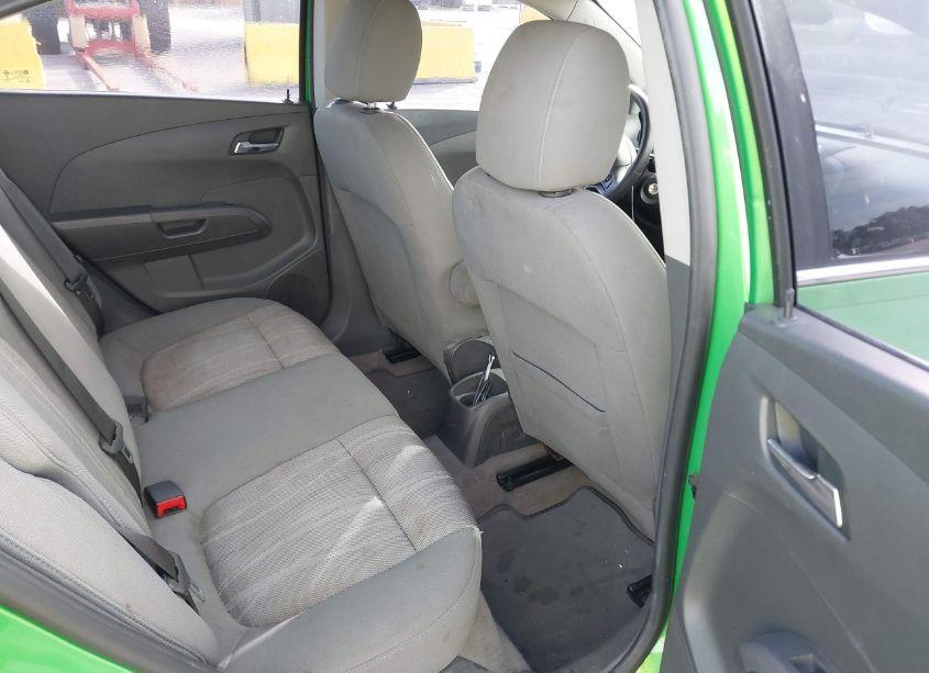 Photo 8 of 2015 Chevrolet Sonic LT AUTO (VIN 1G1JC5SH5F4111035)