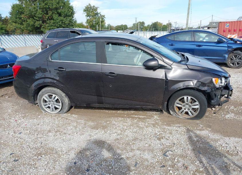 Photo 13 of 2015 Chevrolet Sonic LT AUTO (VIN 1G1JC5SH5F4115831)