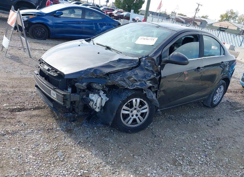 Photo 2 of 2015 Chevrolet Sonic LT AUTO (VIN 1G1JC5SH5F4115831)