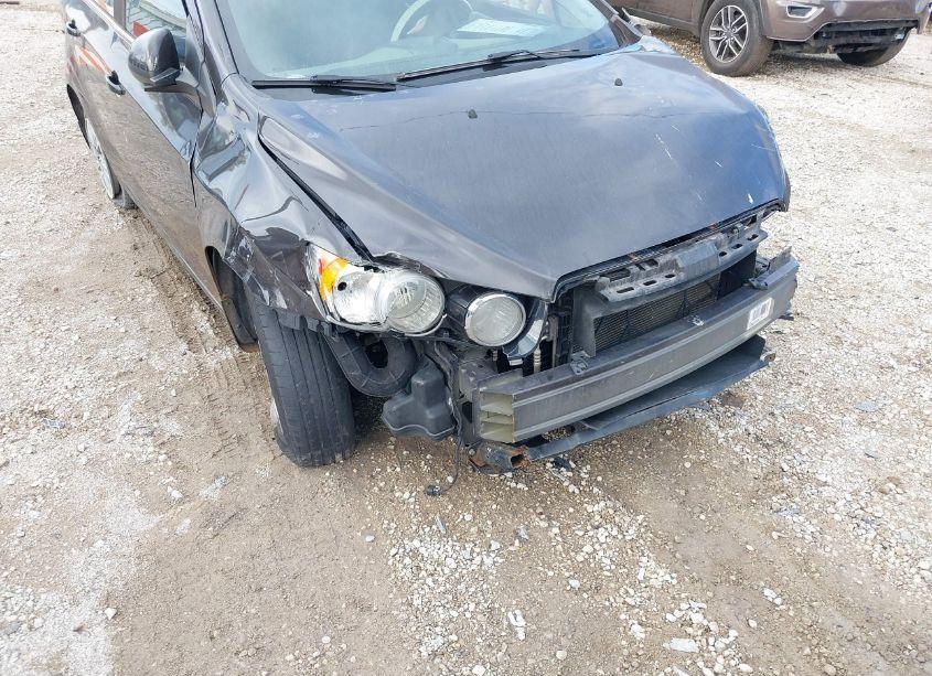 Photo 6 of 2015 Chevrolet Sonic LT AUTO (VIN 1G1JC5SH5F4115831)