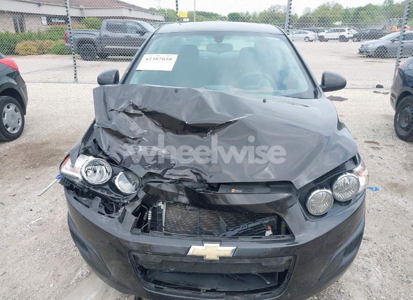 Photo 13 of 2015 Chevrolet Sonic LT AUTO (VIN 1G1JC5SH5F4158047)