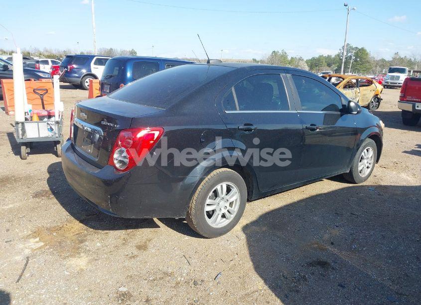 Photo 4 of 2016 Chevrolet Sonic LT AUTO (VIN 1G1JC5SH5G4185234)