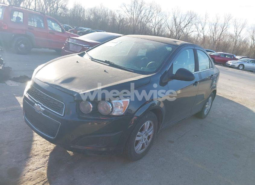 Photo 2 of 2013 Chevrolet Sonic LT AUTO (VIN 1G1JC5SH6D4216731)