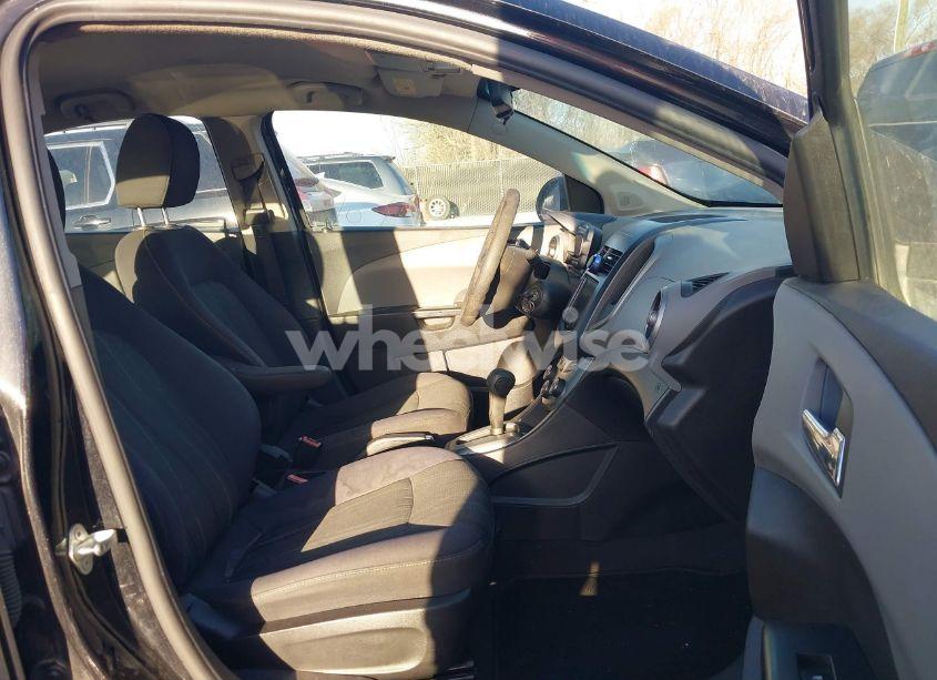 Photo 5 of 2013 Chevrolet Sonic LT AUTO (VIN 1G1JC5SH6D4216731)