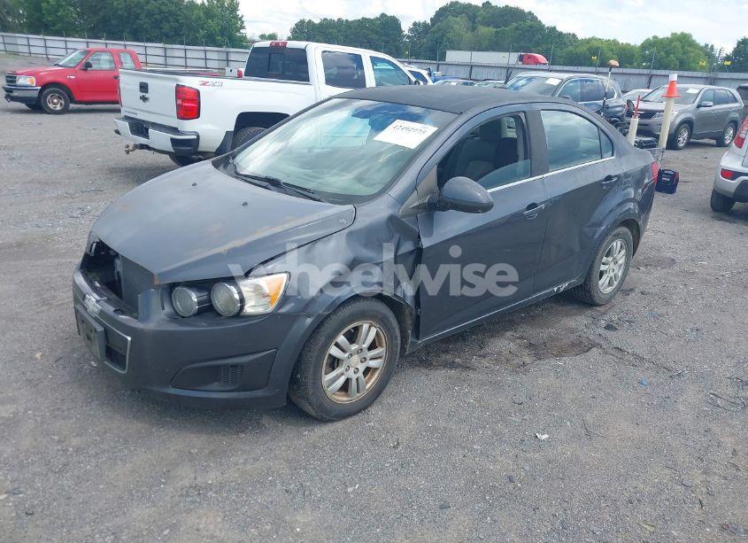Photo 2 of 2013 Chevrolet Sonic LT AUTO (VIN 1G1JC5SH6D4236705)