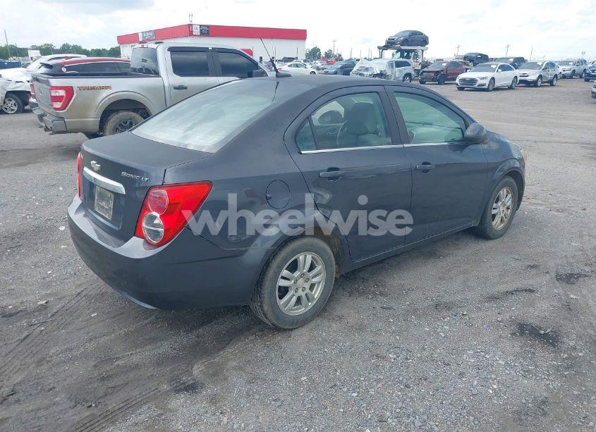 Photo 4 of 2013 Chevrolet Sonic LT AUTO (VIN 1G1JC5SH6D4236705)