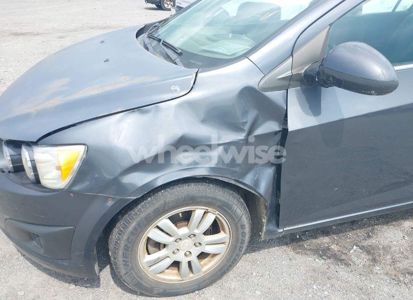 Photo 6 of 2013 Chevrolet Sonic LT AUTO (VIN 1G1JC5SH6D4236705)