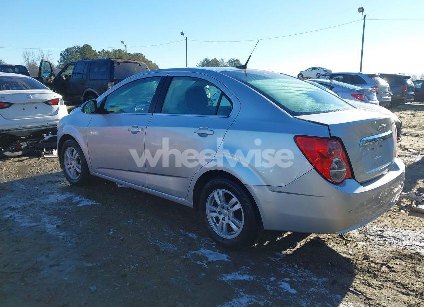 Photo 3 of 2014 Chevrolet Sonic LT AUTO (VIN 1G1JC5SH6E4113410)