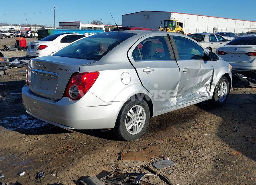 Photo 4 of 2014 Chevrolet Sonic LT AUTO (VIN 1G1JC5SH6E4113410)
