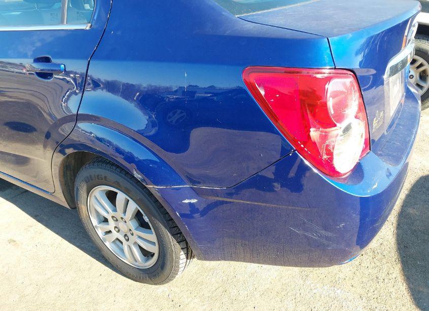 Photo 6 of 2014 Chevrolet Sonic LT AUTO (VIN 1G1JC5SH6E4145905)