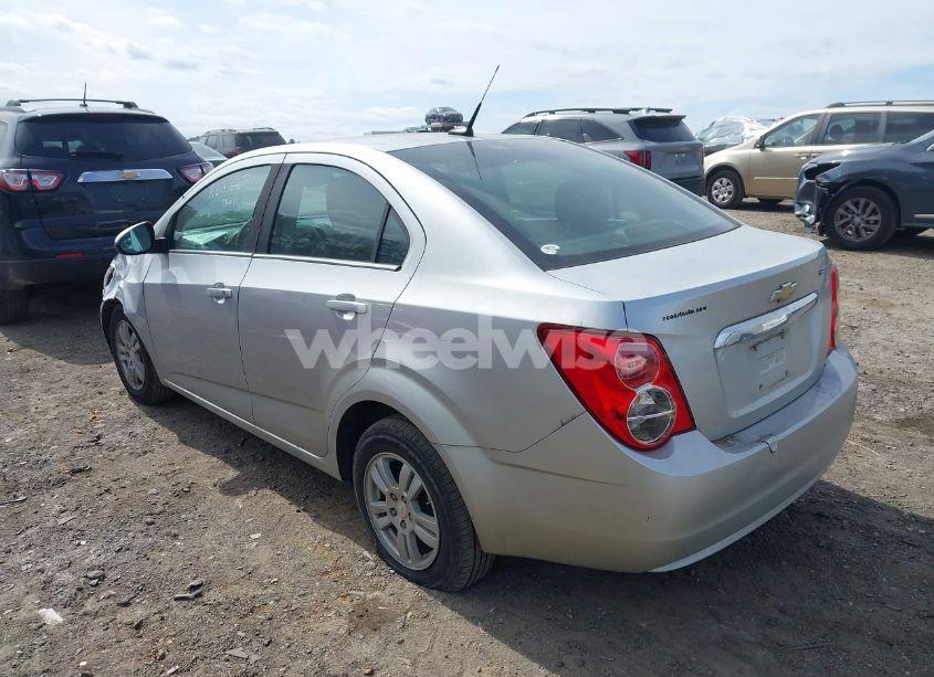 Photo 3 of 2014 Chevrolet Sonic LT AUTO (VIN 1G1JC5SH6E4153549)