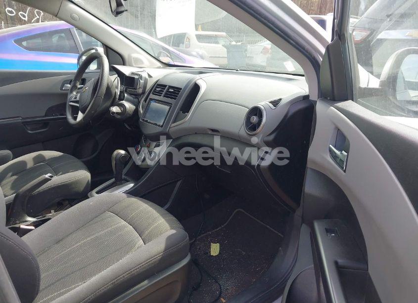 Photo 5 of 2014 Chevrolet Sonic LT AUTO (VIN 1G1JC5SH6E4153549)