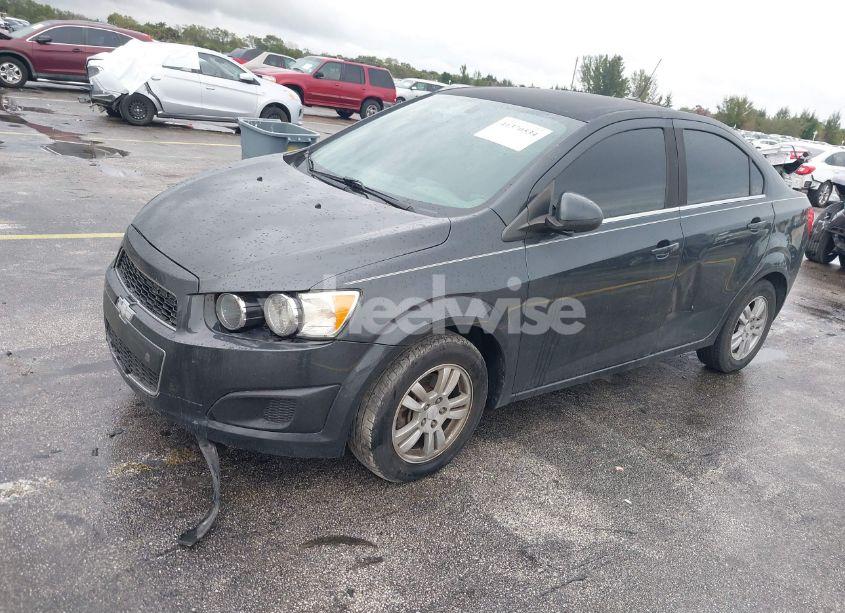 Photo 2 of 2014 Chevrolet Sonic LT AUTO (VIN 1G1JC5SH6E4162784)