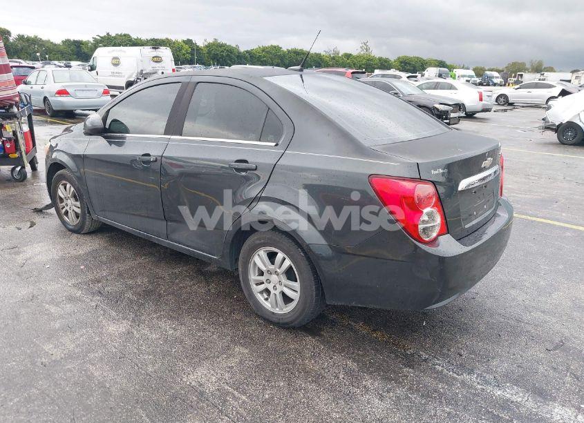 Photo 3 of 2014 Chevrolet Sonic LT AUTO (VIN 1G1JC5SH6E4162784)