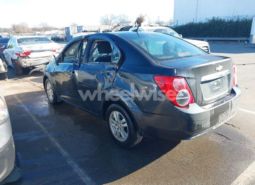 Photo 3 of 2014 Chevrolet Sonic LT AUTO (VIN 1G1JC5SH6E4183909)