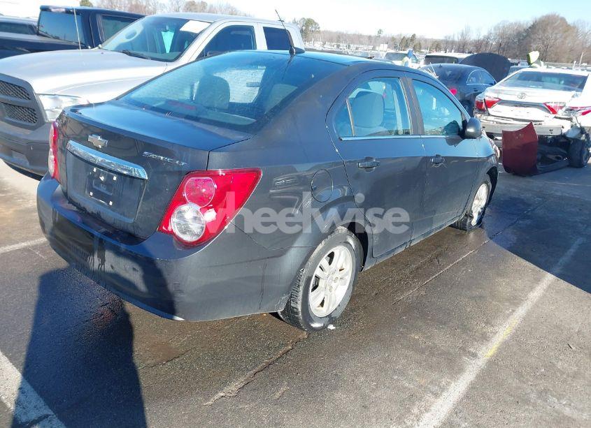 Photo 4 of 2014 Chevrolet Sonic LT AUTO (VIN 1G1JC5SH6E4183909)