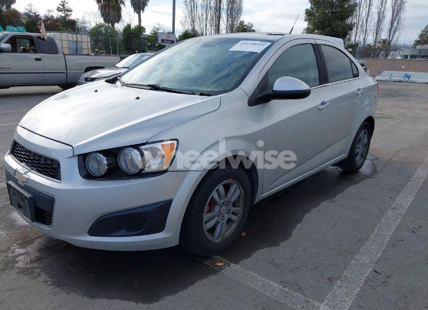 Photo 2 of 2014 Chevrolet Sonic LT AUTO (VIN 1G1JC5SH6E4200255)