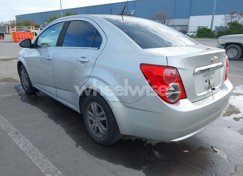 Photo 3 of 2014 Chevrolet Sonic LT AUTO (VIN 1G1JC5SH6E4200255)