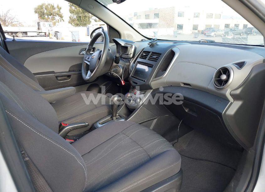 Photo 5 of 2014 Chevrolet Sonic LT AUTO (VIN 1G1JC5SH6E4200255)
