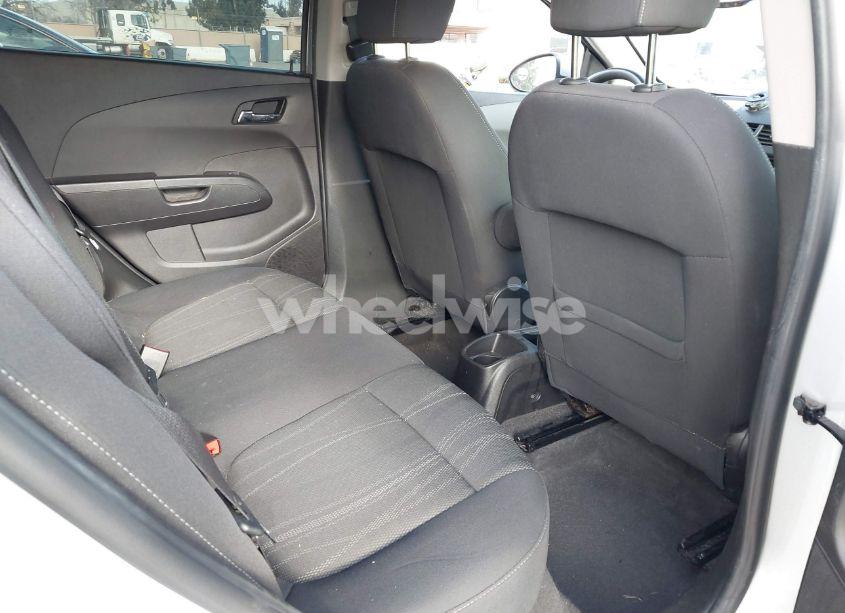 Photo 8 of 2014 Chevrolet Sonic LT AUTO (VIN 1G1JC5SH6E4200255)