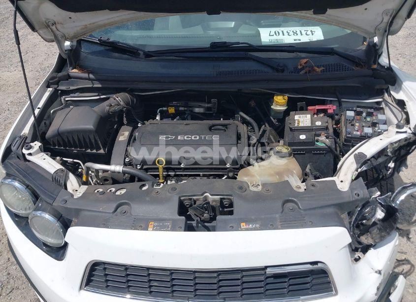 Photo 10 of 2014 Chevrolet Sonic LT AUTO (VIN 1G1JC5SH6E4215922)