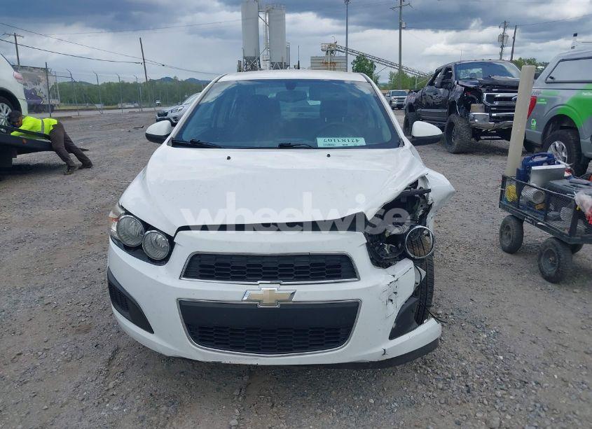 Photo 13 of 2014 Chevrolet Sonic LT AUTO (VIN 1G1JC5SH6E4215922)