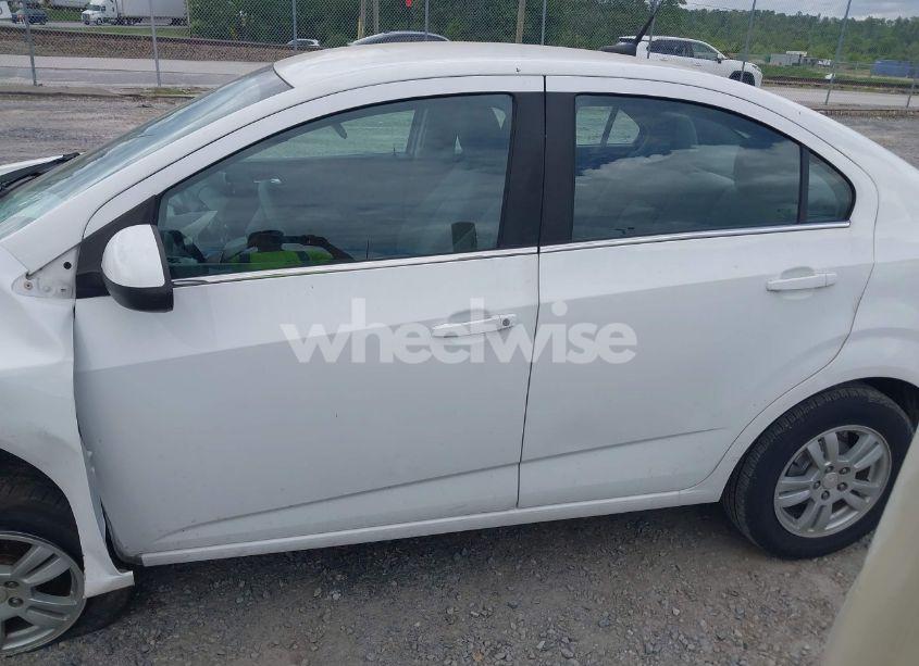 Photo 15 of 2014 Chevrolet Sonic LT AUTO (VIN 1G1JC5SH6E4215922)