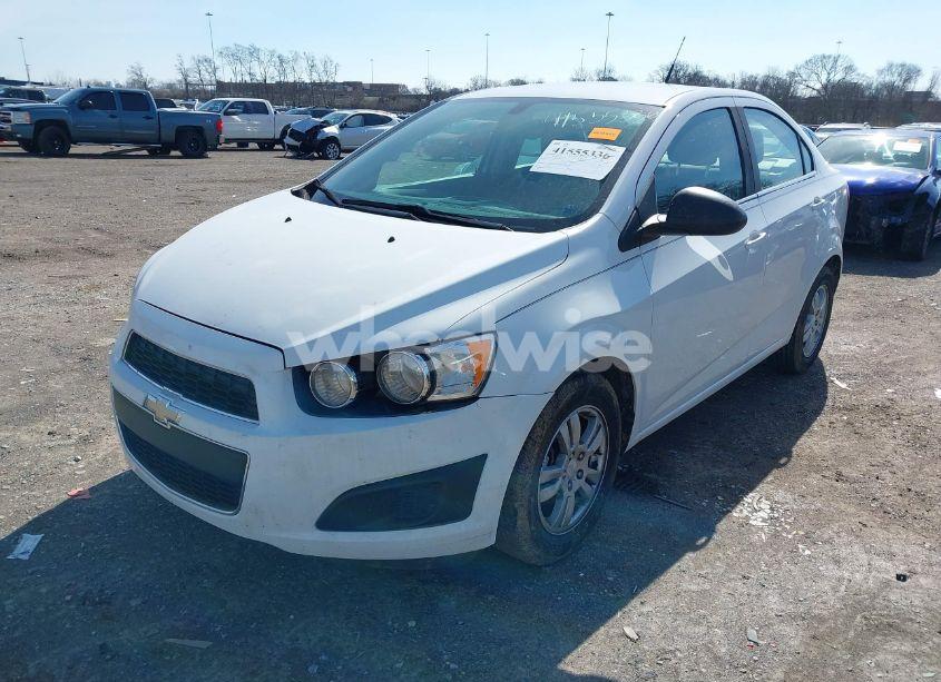 Photo 2 of 2014 Chevrolet Sonic LT AUTO (VIN 1G1JC5SH6E4229481)