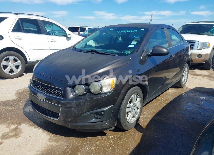 Photo 2 of 2014 Chevrolet Sonic LT AUTO (VIN 1G1JC5SH6E4243994)
