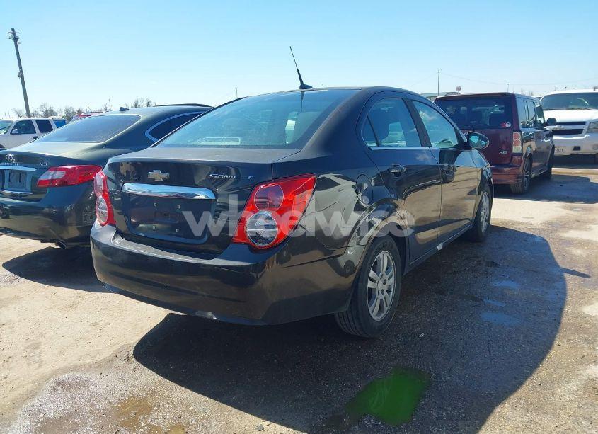 Photo 4 of 2014 Chevrolet Sonic LT AUTO (VIN 1G1JC5SH6E4243994)