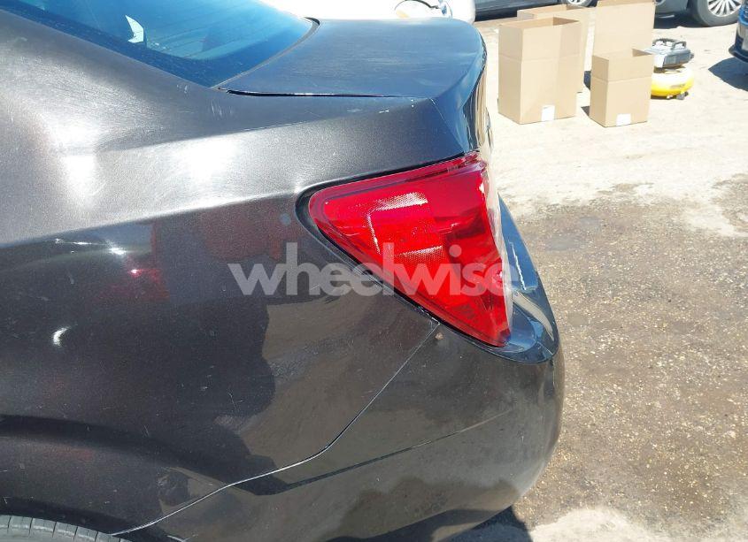 Photo 6 of 2014 Chevrolet Sonic LT AUTO (VIN 1G1JC5SH6E4243994)