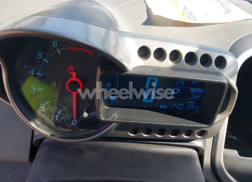 Photo 7 of 2014 Chevrolet Sonic LT AUTO (VIN 1G1JC5SH6E4243994)