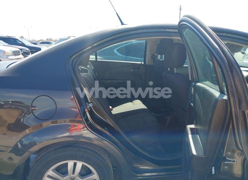 Photo 8 of 2014 Chevrolet Sonic LT AUTO (VIN 1G1JC5SH6E4243994)