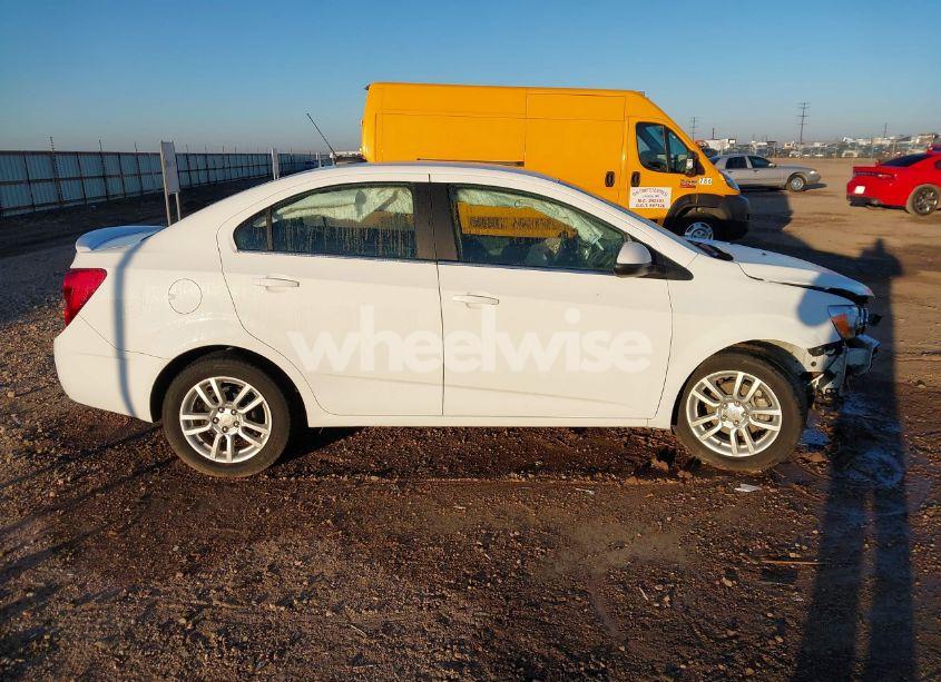 Photo 14 of 2015 Chevrolet Sonic LT AUTO (VIN 1G1JC5SH6F4180557)