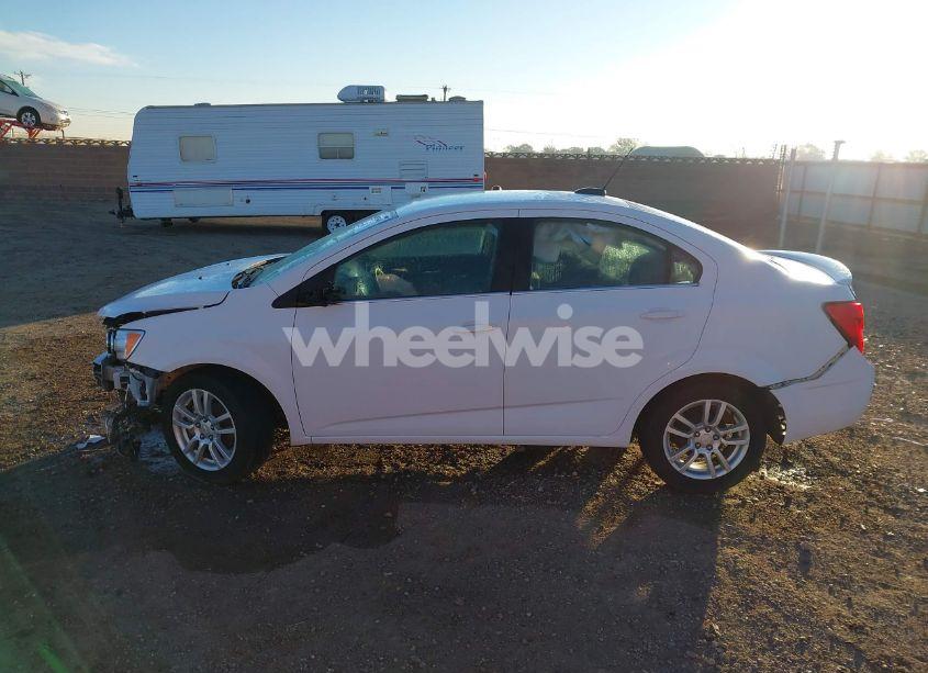 Photo 15 of 2015 Chevrolet Sonic LT AUTO (VIN 1G1JC5SH6F4180557)