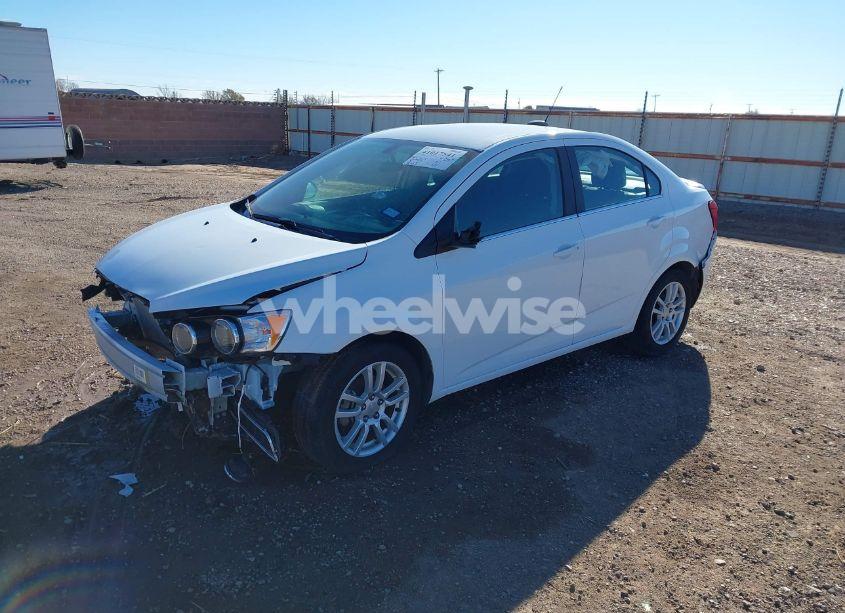 Photo 2 of 2015 Chevrolet Sonic LT AUTO (VIN 1G1JC5SH6F4180557)