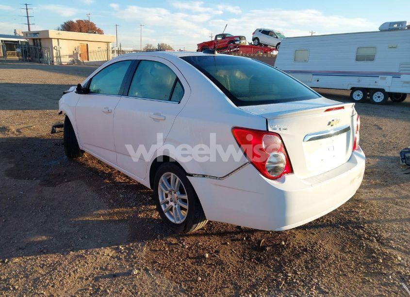 Photo 3 of 2015 Chevrolet Sonic LT AUTO (VIN 1G1JC5SH6F4180557)
