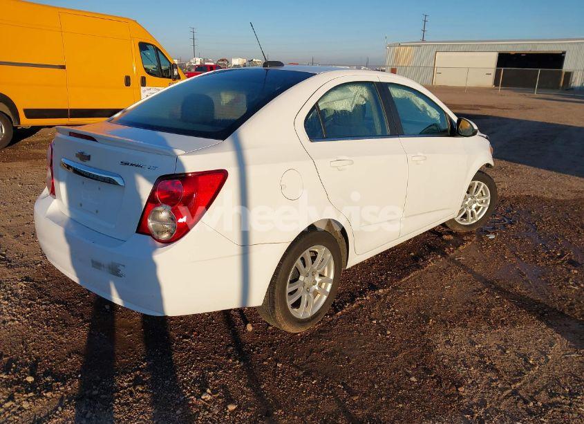 Photo 4 of 2015 Chevrolet Sonic LT AUTO (VIN 1G1JC5SH6F4180557)